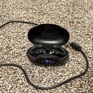 Wireless Black Earbud Headphones